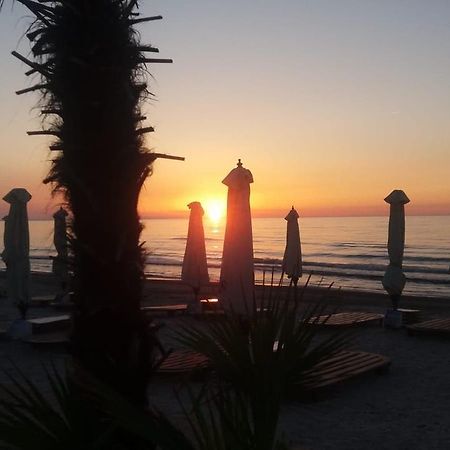 Frontal View By Twin Residence Mamaia Extérieur photo
