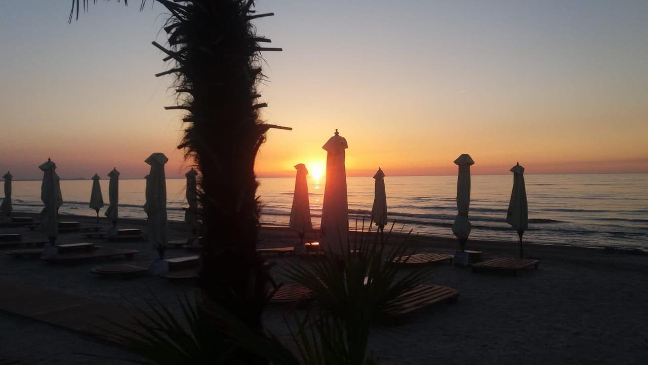 Frontal View By Twin Residence Mamaia Extérieur photo